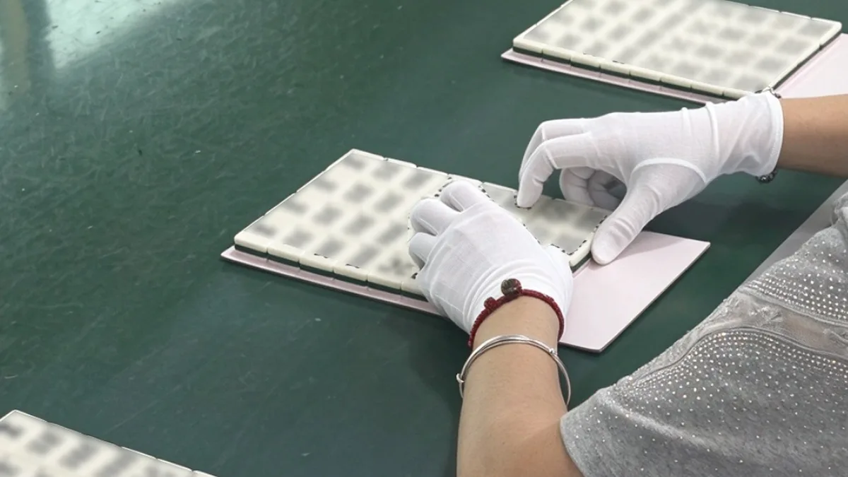 Artwork consistency check on custom mahjong tiles