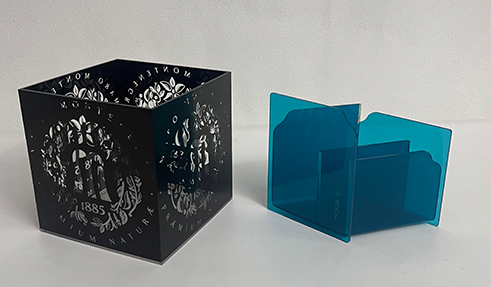 acrylic display box.png